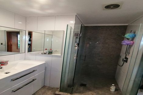 Photo of property in 118 Pupuke Road, Hillcrest, Auckland, 0627