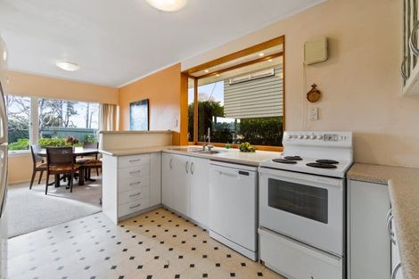 Photo of property in 10 Chapman Road, Te Atatu Peninsula, Auckland, 0610