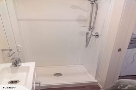 Photo of property in 28 Golf Road, New Lynn, Auckland, 0600