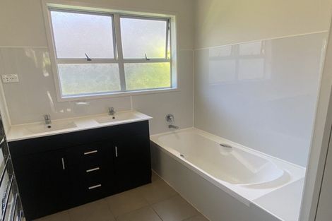 Photo of property in 13 Castleton Street, Birkdale, Auckland, 0626