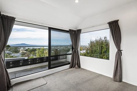 Photo of property in 2/173 East Coast Road, Castor Bay, Auckland, 0620