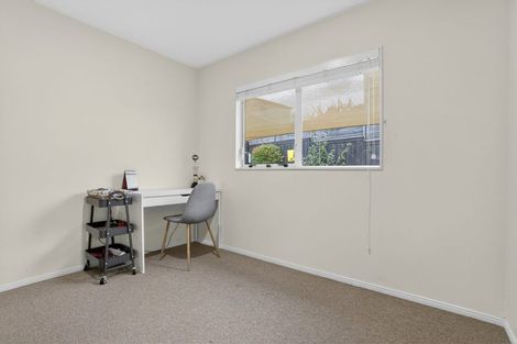 Photo of property in 2/74 Sunnynook Road, Sunnynook, Auckland, 0620