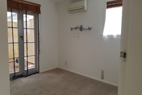 Photo of property in 5 Crockett Lane, Henderson, Auckland, 0610