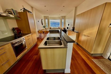 Photo of property in 19 Shannon Street, Mount Victoria, Wellington, 6011