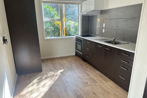 Photo of property in 90 Maupuia Road, Maupuia, Wellington, 6022