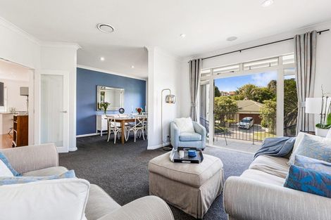 Photo of property in 30 Hogarth Rise, West Harbour, Auckland, 0618