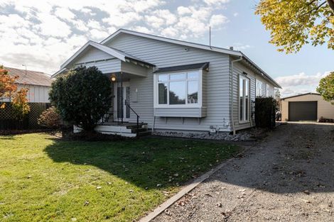 Photo of property in 5 Perrin Place, Kelvin Grove, Palmerston North, 4414