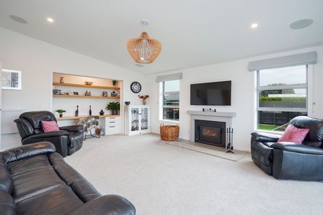 Photo of property in 11 Majestic Chance, Seaward Bush, Invercargill, 9812