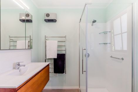 Photo of property in 9 Iti Grove, Waikanae, 5036