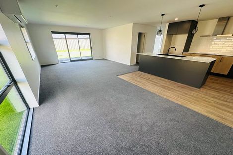 Photo of property in 32 Eileen Way, Rolleston, 7615