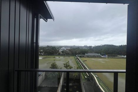 Photo of property in 11/97b Mokoia Road, Birkenhead, Auckland, 0626