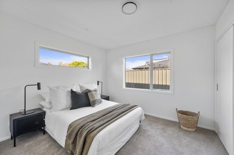 Photo of property in 10 Cassin Place, Taradale, 4112
