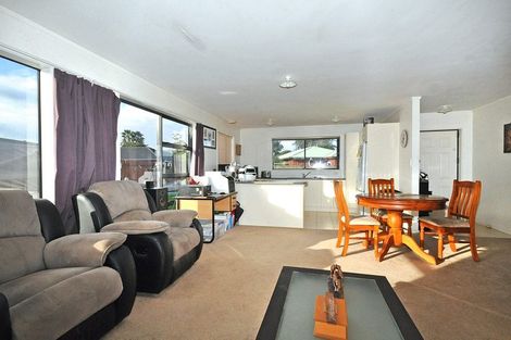 Photo of property in 19 Aitkenhead Court, Parakai, 0830