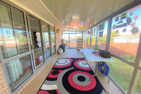 Photo of property in 30 Megan Avenue, Pakuranga Heights, Auckland, 2010