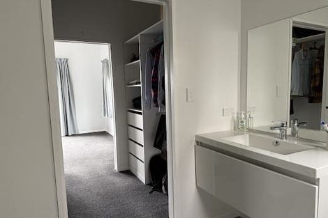 Photo of property in 12a Warrington Grove, Newlands, Wellington, 6037