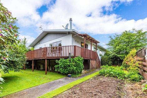 Photo of property in 18 Holland Grove, Richmond Heights, Taupo, 3330