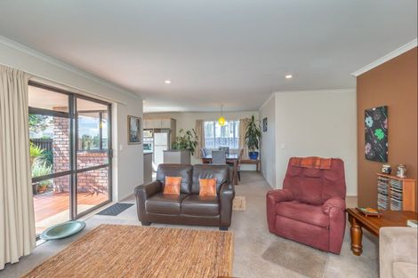 Photo of property in 68 Mako Mako Road, Levin, 5510