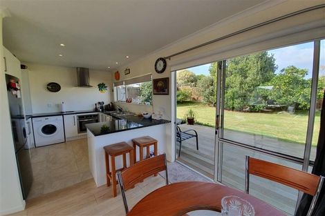 Photo of property in 18a/2 Sherwood Avenue, Te Atatu South, Auckland, 0610