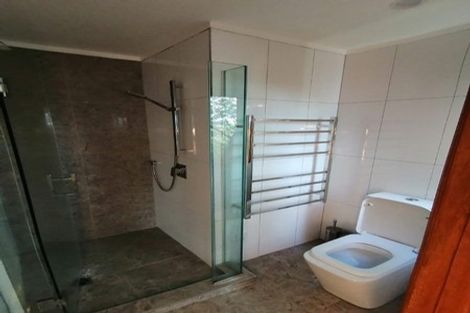 Photo of property in 118 Pupuke Road, Hillcrest, Auckland, 0627