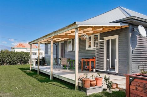 Photo of property in 25 Cobden Street, Westport, 7825