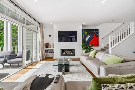 Photo of property in 15 Landmark Terrace, Orewa, 0931