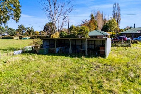 Photo of property in 44 Rawhitiroa Road, Eltham, 4322