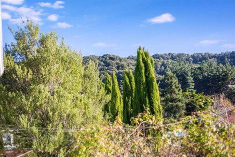 Photo of property in 27 Gardiner Grove, Wainuiomata, Lower Hutt, 5014