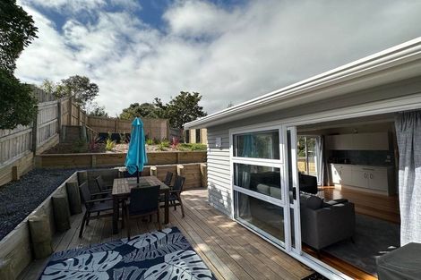Photo of property in 21 William Street, Waikanae Beach, Waikanae, 5036