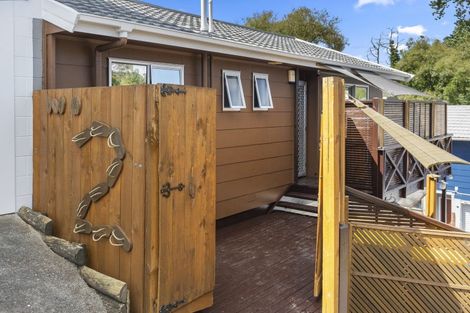 Photo of property in 2/46 Chippendale Crescent, Birkdale, Auckland, 0626