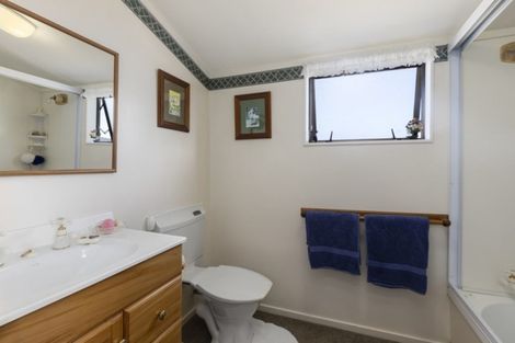 Photo of property in 2/72 Trafalgar Street, Waterloo, Lower Hutt, 5011