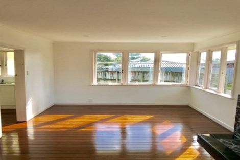 Photo of property in 26 Reid Road, New Lynn, Auckland, 0600