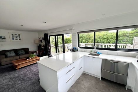 Photo of property in 6 Amorino Drive, Red Beach, 0932