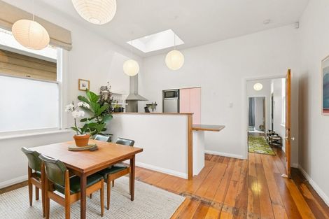 Photo of property in 5 Carrington Street, Mount Cook, Wellington, 6021