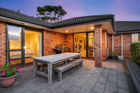 Photo of property in 2 Foothills Lane, Glen Eden, Auckland, 0602