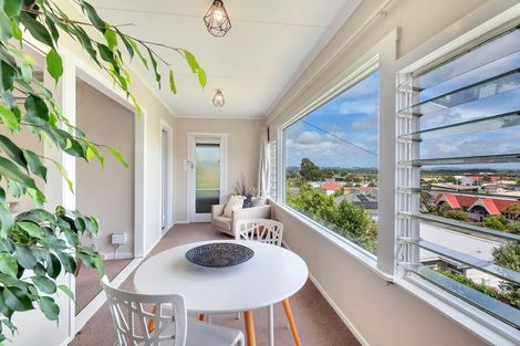 Photo of property in 15 Awaroa Road, Helensville, 0800