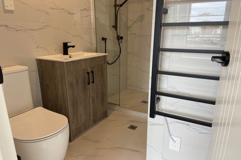 Photo of property in 11/5 Hikurangi Street, Te Atatu Peninsula, Auckland, 0610