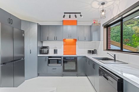 Photo of property in 6 Moana View Road, Waikawa, Picton, 7220