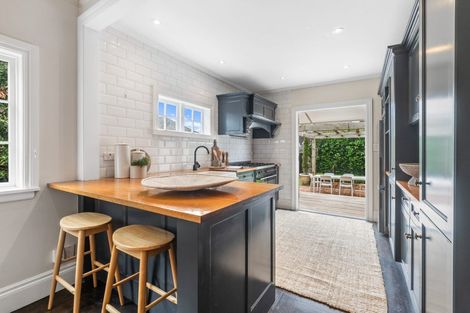 Photo of property in 2 Calliope Road, Devonport, Auckland, 0624