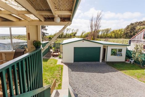 Photo of property in Build Inn, 1942 Parewanui Road, Parewanui, Bulls, 4894