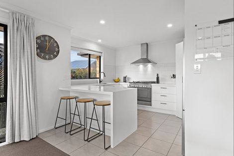 Photo of property in 31 Chestnut Close, Kelvin Grove, Palmerston North, 4414