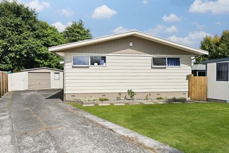 Photo of property in 73 Oakfield Crescent, Pukete, Hamilton, 3200