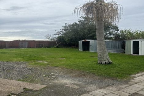 Photo of property in 2/25 Gill Avenue, Te Atatu Peninsula, Auckland, 0610