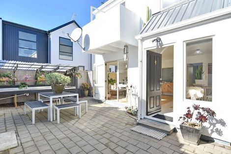 Photo of property in 3/270 Kilmore Street, Christchurch Central, Christchurch, 8011