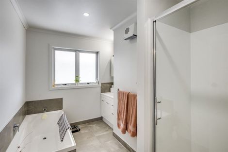 Photo of property in 24 Kent Terrace, Taradale, Napier, 4112