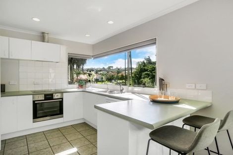 Photo of property in 4 De Havilland Drive, Goodwood Heights, Auckland, 2105
