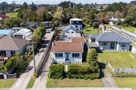 Photo of property in 401 Carrington Street, Upper Vogeltown, New Plymouth, 4310