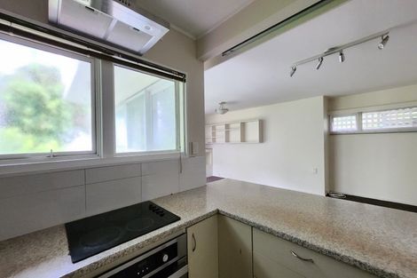 Photo of property in 2/3 Torwood Road, Khandallah, Wellington, 6035