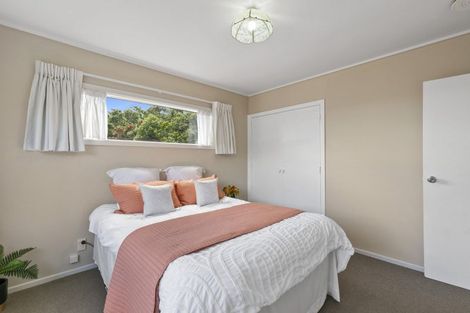 Photo of property in 15f1 Bloomsbury Grove, Newlands, Wellington, 6037