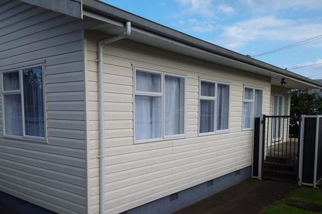 Photo of property in 2 Laureston Avenue, Papatoetoe, Auckland, 2025