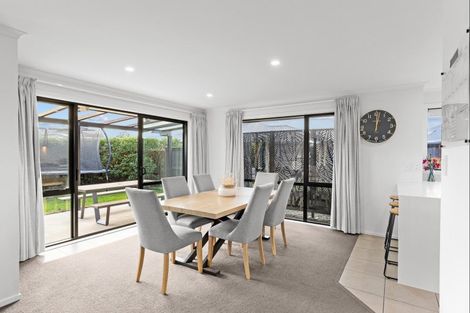 Photo of property in 31 Chestnut Close, Kelvin Grove, Palmerston North, 4414